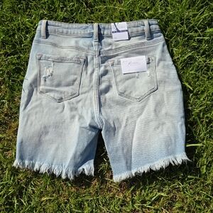 KanCan Bermuda Distressed Ultra High Rise Kurvy Size 28